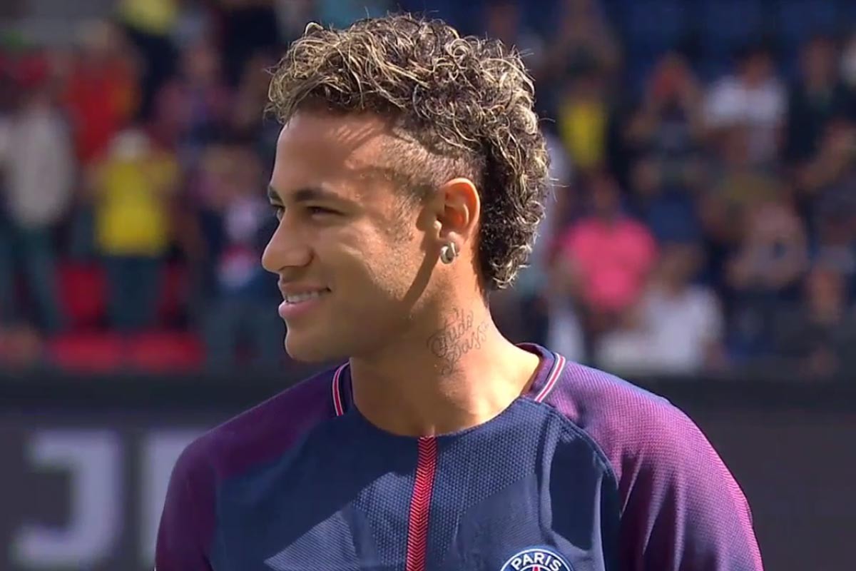 詹姆斯输球第二天奇葩操作引热议