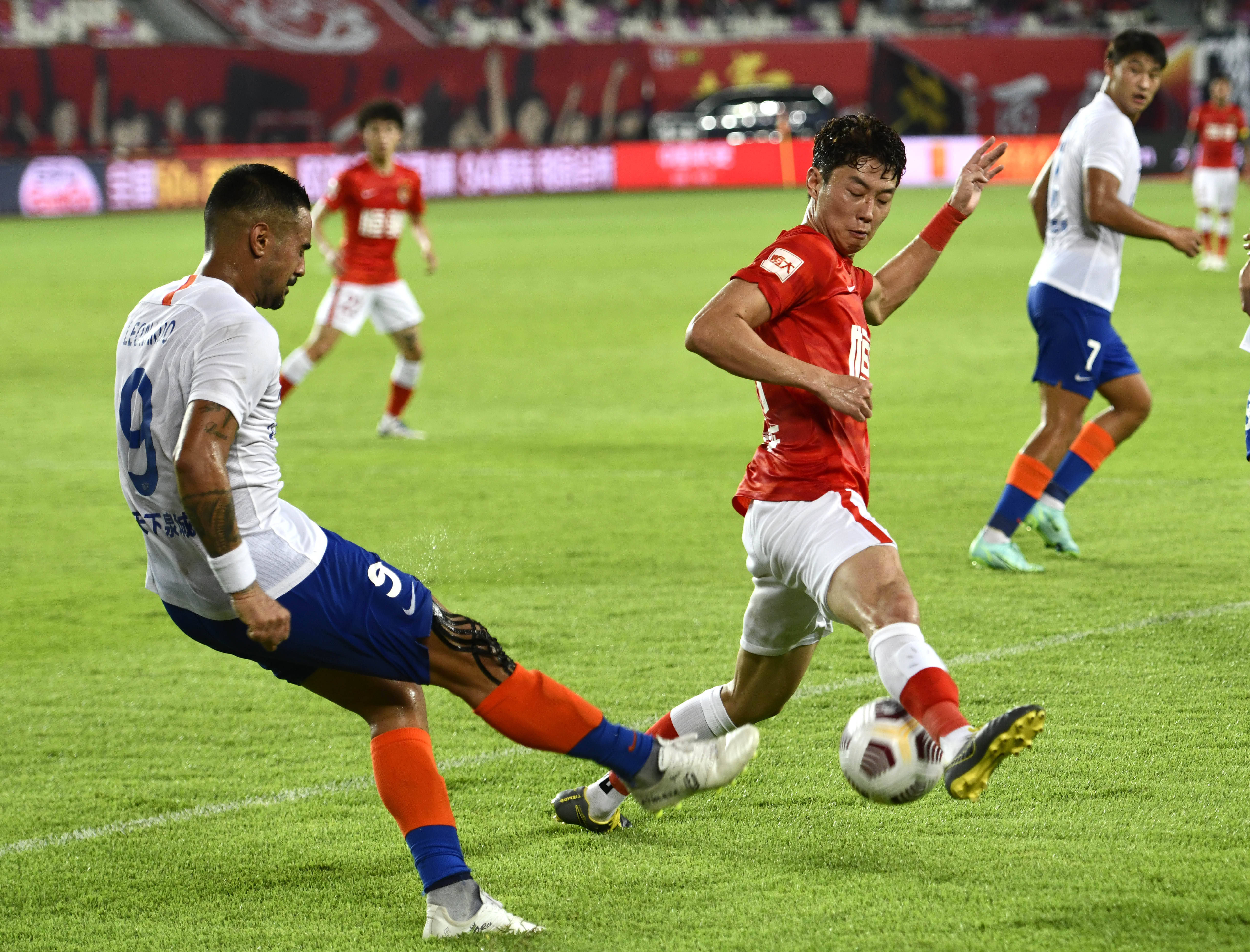 快船逆转活塞！伦纳德+柯林斯狂砍51分，哈登救赎，替补仅靠琼斯